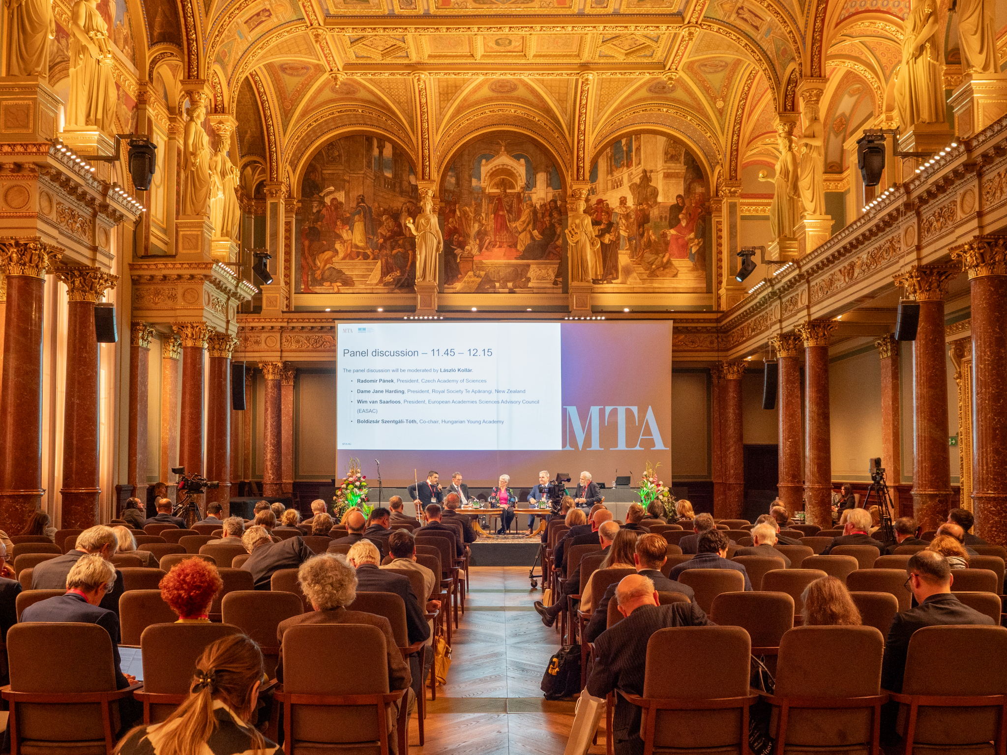 TÜBA Genç Akademi, Macar Bilimler Akademisi'nin 200. Yıl Etkinliklerinde
